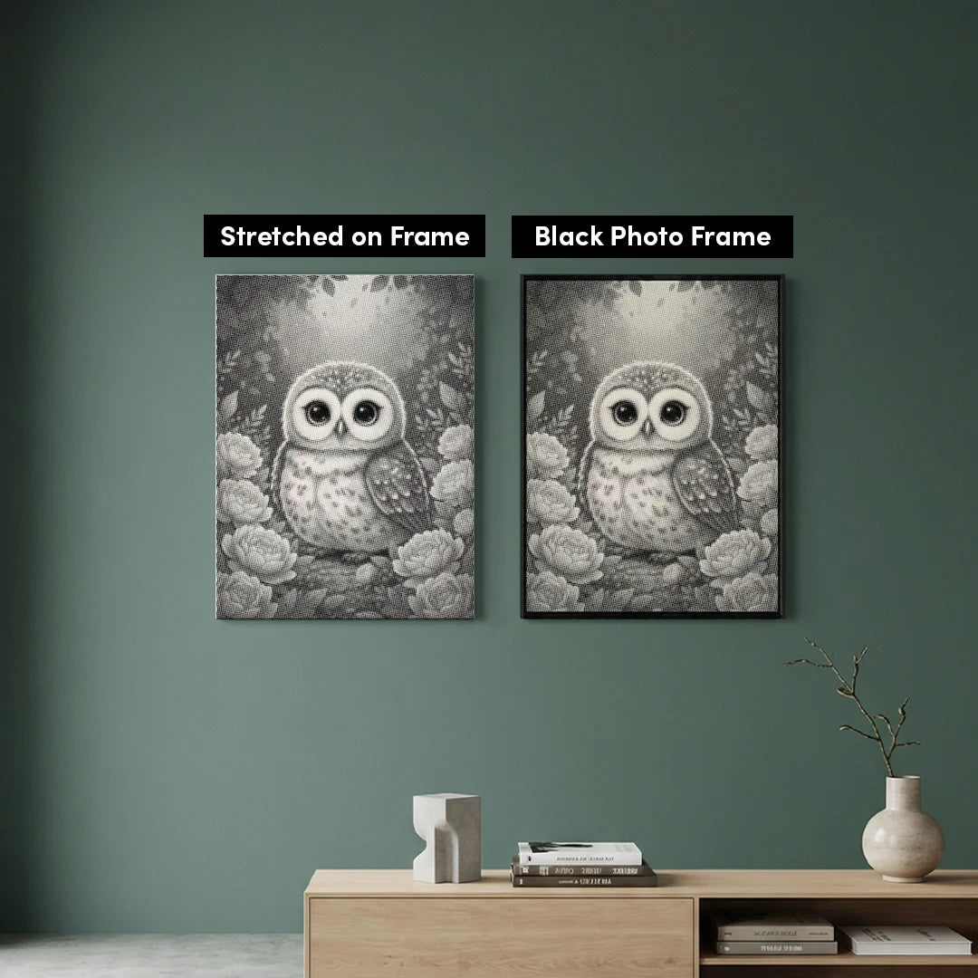 Mała sowa z kwiatami w kropki